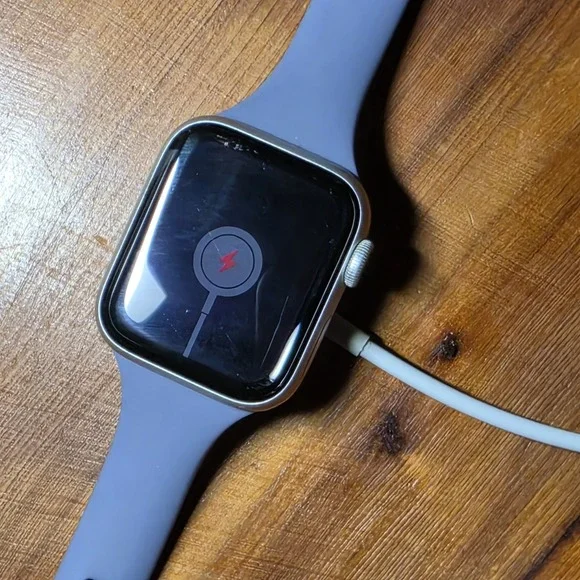 Apple Watch Series 6 40mm Stainless Steel Silver Watch Silicone Band FOR PARTS - Picture 2 of 5